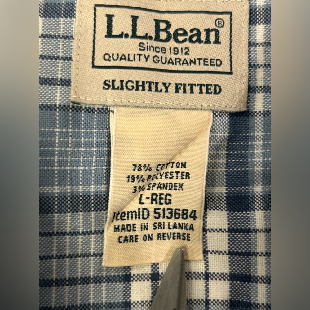 L.L. Bean Men's Casual Navy and White Plaid Shirt Slightly Fitted Large Like New - Picture 4 of 8